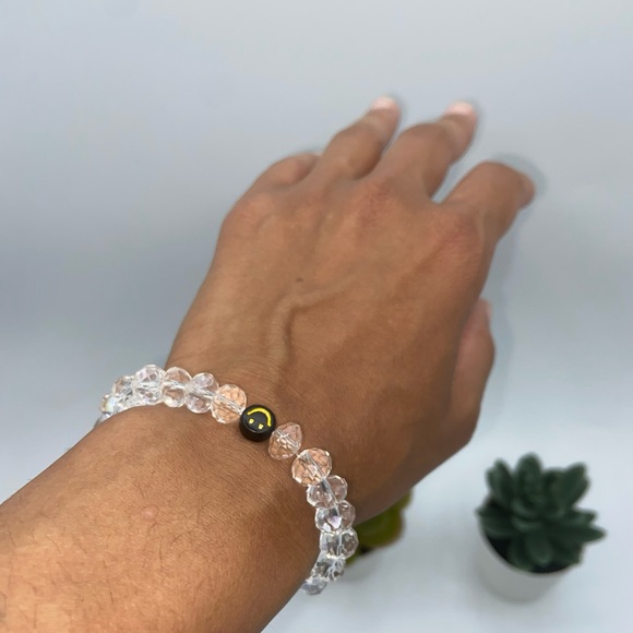 Handmade Trendy Y2K Inspired Smiley Face Glass Bead Stretch Bracelet - Picture 3 of 4